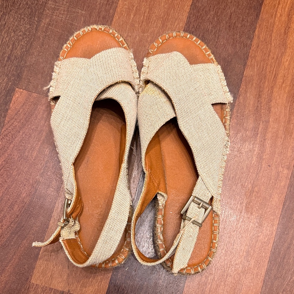 ALOHAS Cream and Tan Espadrille Sandals